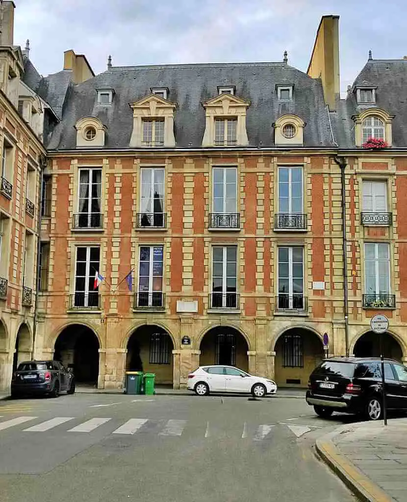 Maison of Viktor Hugo - Les Marais, anakalyptontas to palio Parisi