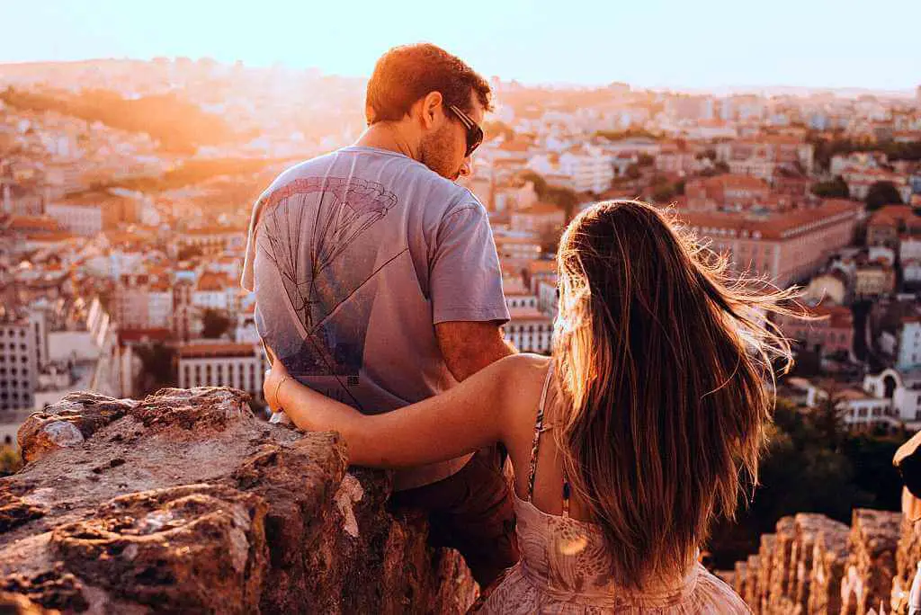 Ζευγάρι το ηλιοβασίλεμα, Λισαβόνα - Οι πιο ρομαντικές πόλεις στην Ευρώπη