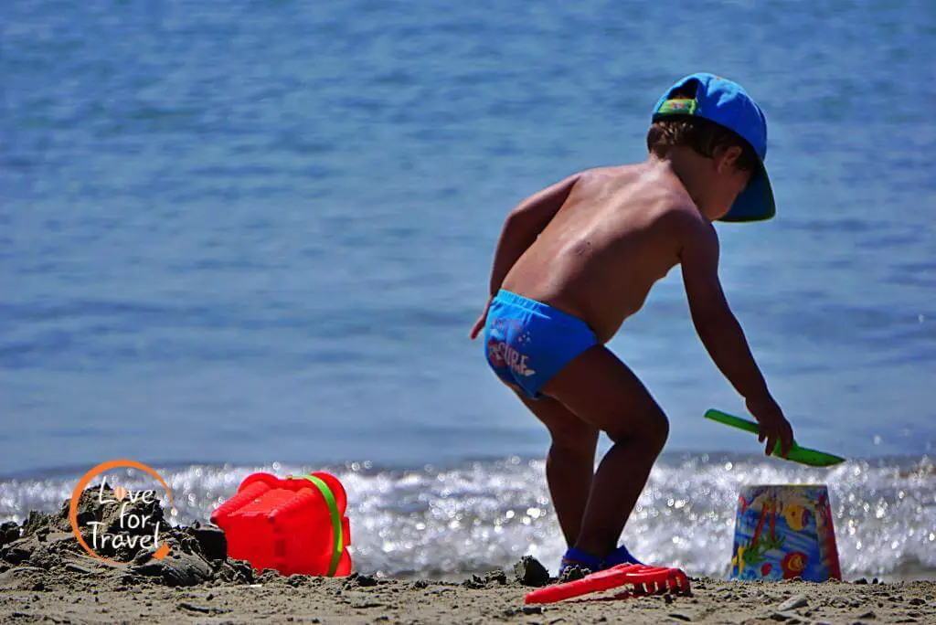 Παιχνίδια στην άμμο - 10 Συμβουλές για να απολαύσεις τις διακοπές με τα παιδιά